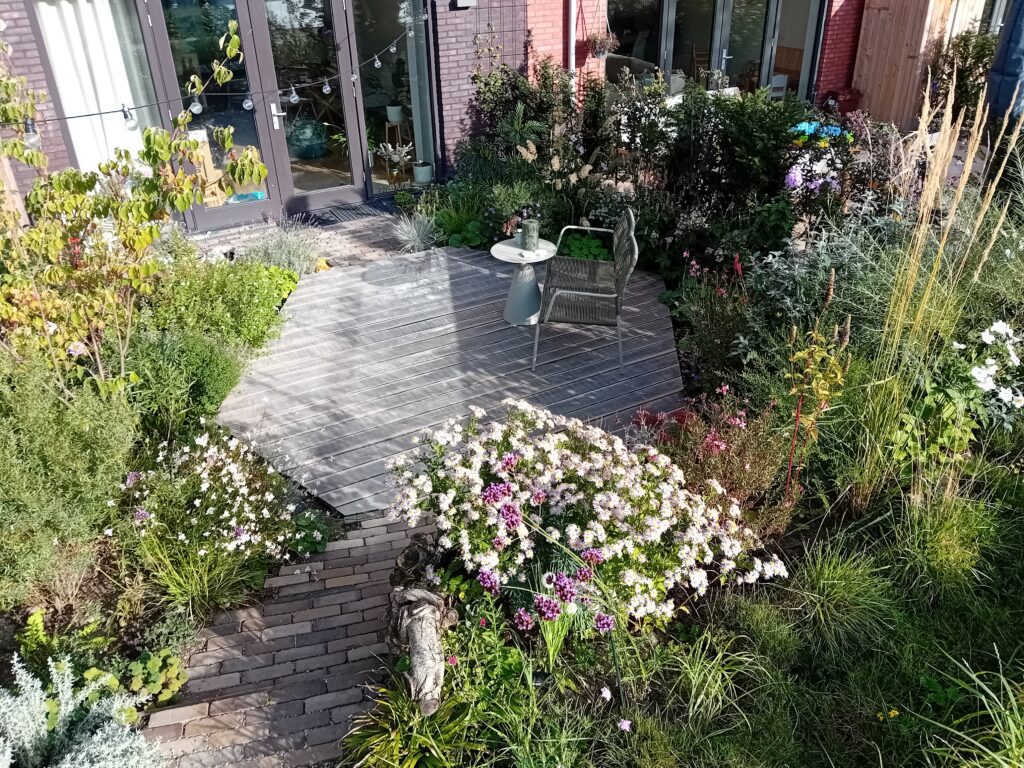 circulaire biodiverse stadstuin in utrecht ontwerp en aanleg hoveniersbedrijf een tuin van jerry amersfoort